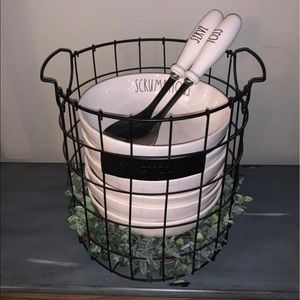 Magnolia wire basket